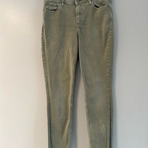 Ladie’s sage green Old Navy skinny jeans